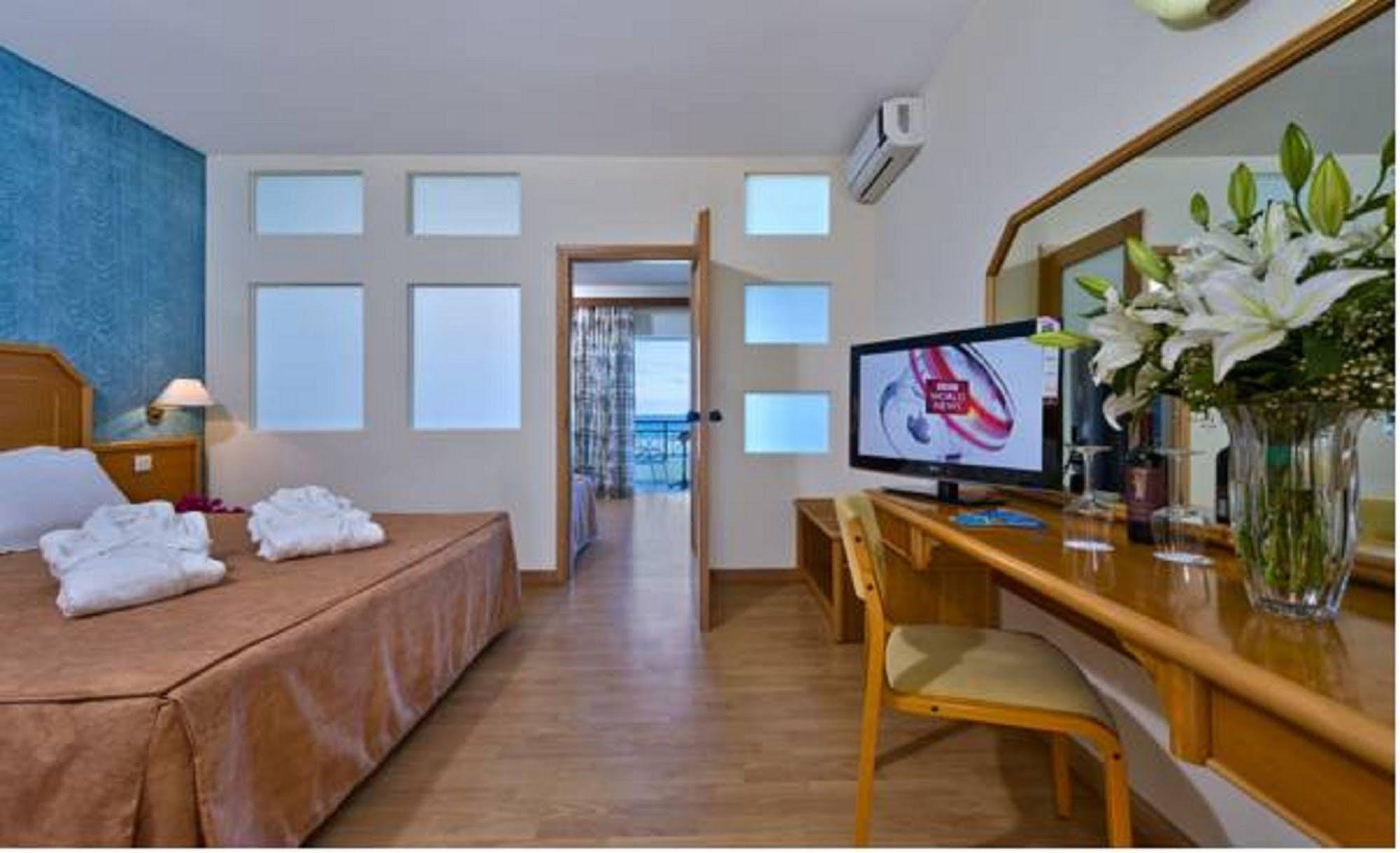 Rethymno Mare & Water Park Hotel Skaleta Exterior photo